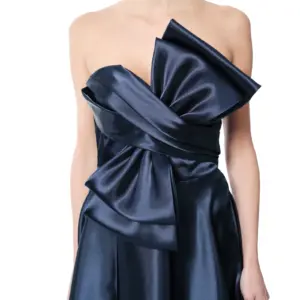Evening gown strapless with bow and slit